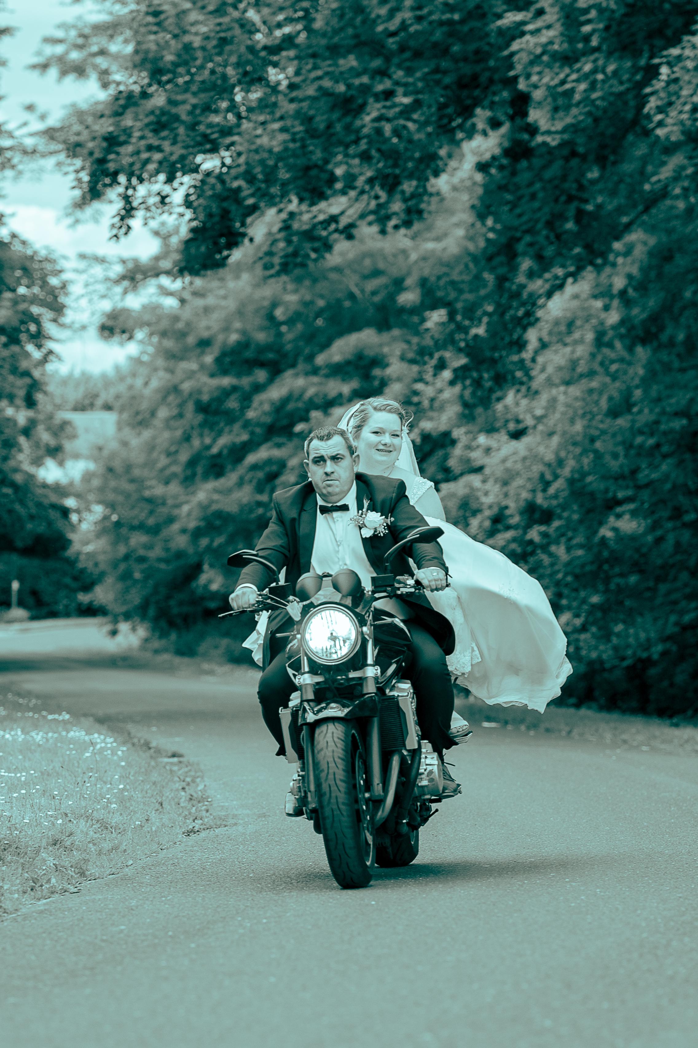 Mariage, regards croises.